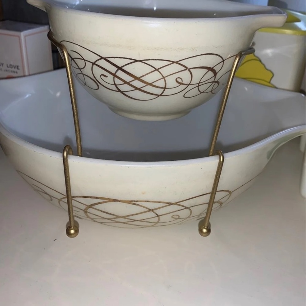 Gold reproduction Pyrex bracket